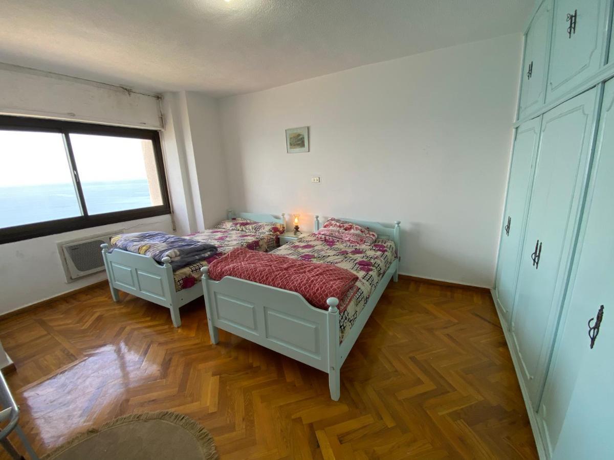 Ramada Sea View Apartment *