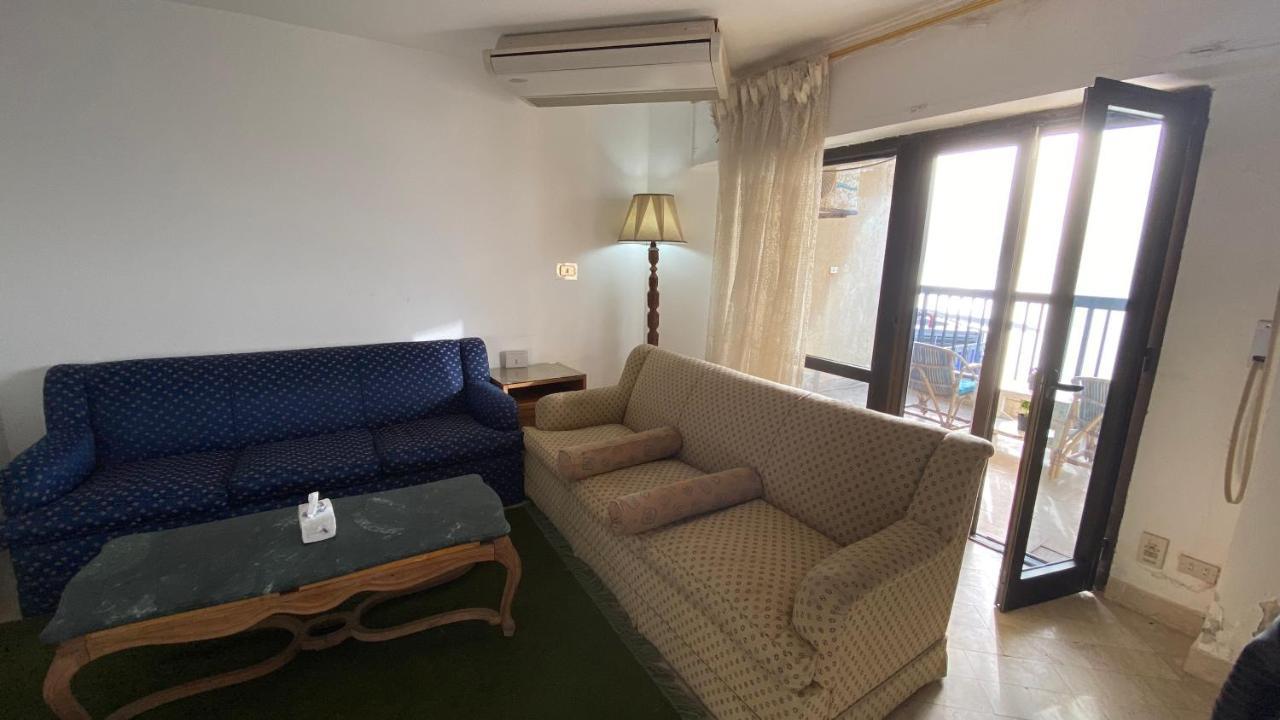 Ramada Sea View Apartment *